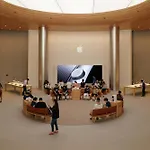 J\'An Golden Room